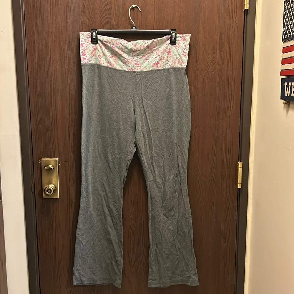 Gray leggings